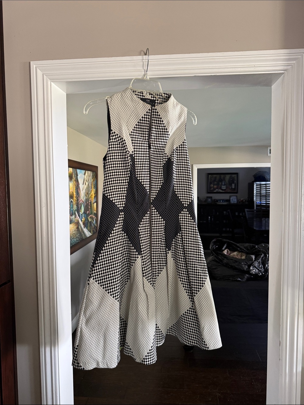Cue Black and White Geometric Sleeveless Midi Dress
